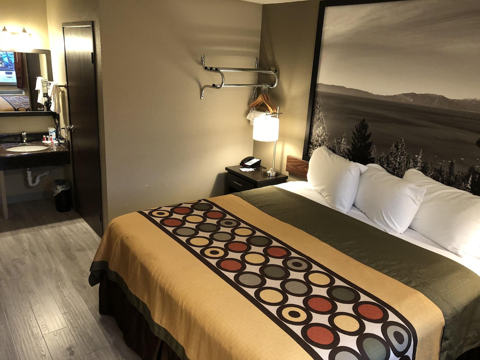 Super 8 By Wyndham Redding Hotel Exterior foto