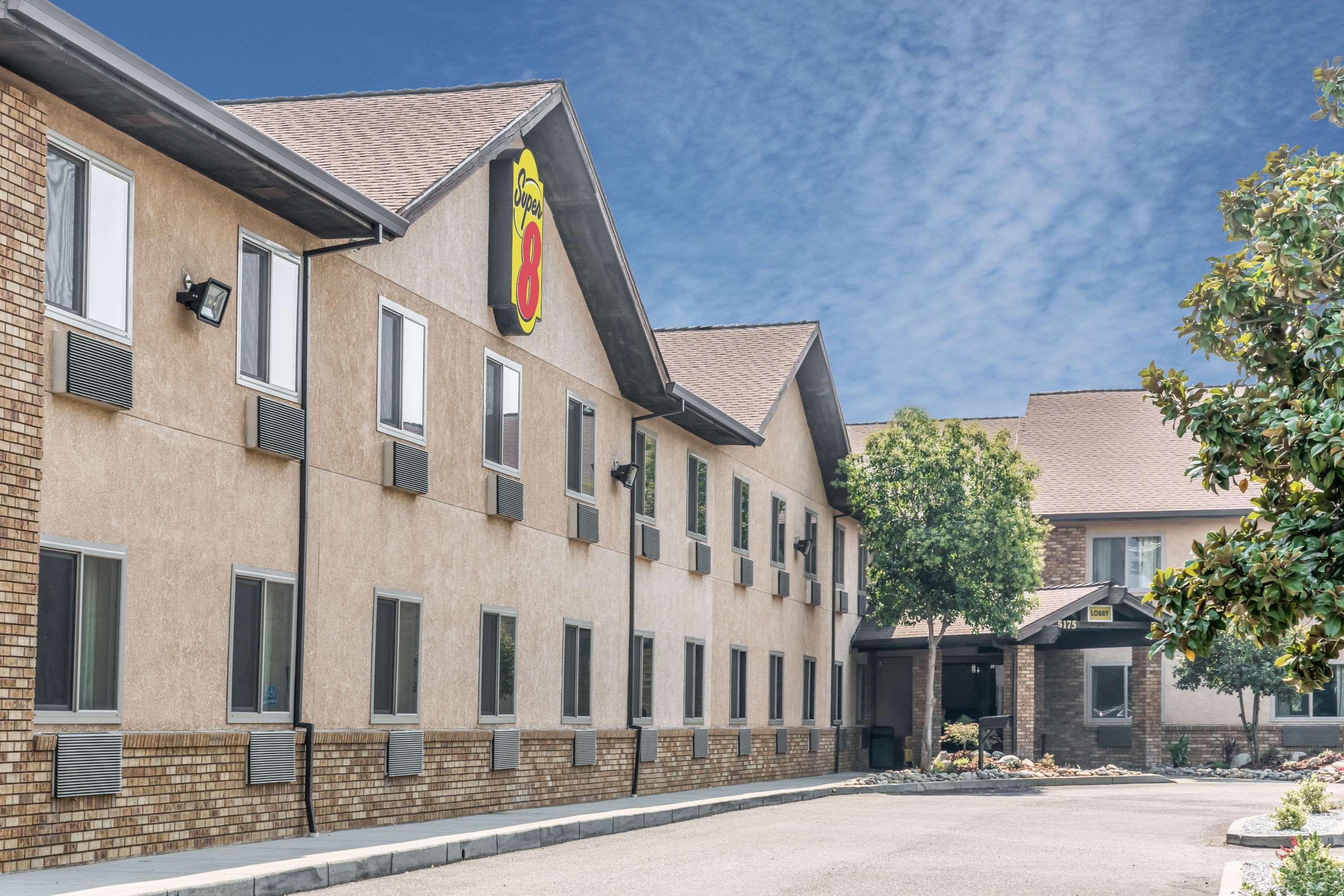 Super 8 By Wyndham Redding Hotel Exterior foto